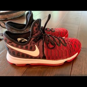 Nike KD size 9.5.  Great condition !!